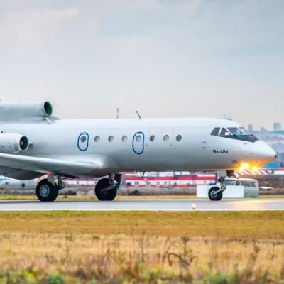 Самолет Як-40