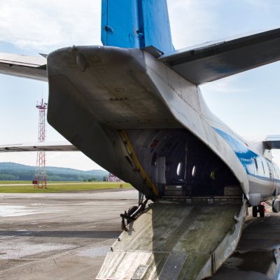 Ан-26, грузовой люк