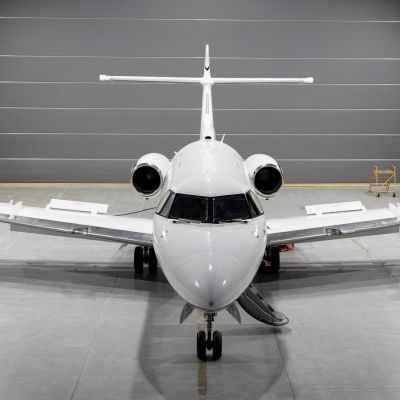 Авиапарк - Hawker 700